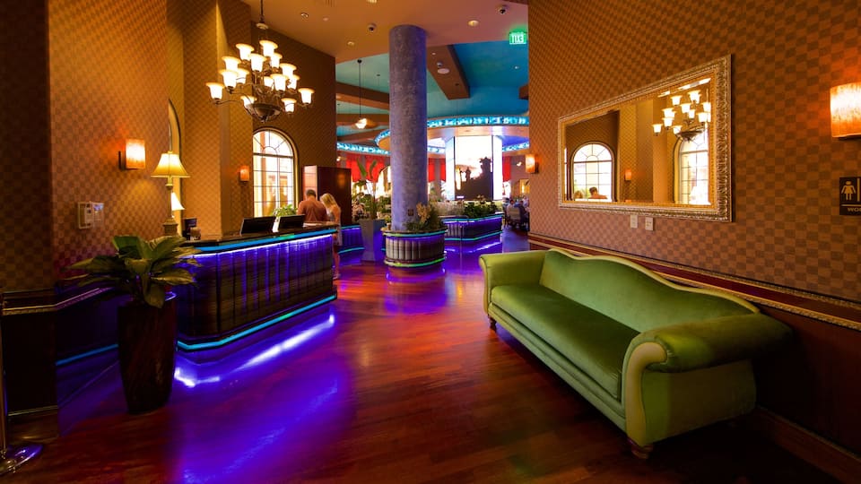 Peppermill showing a casino and interior views