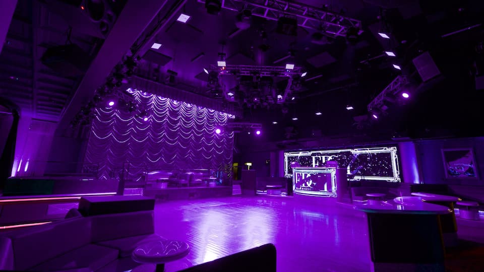 Reno which includes interior views, a casino and a bar