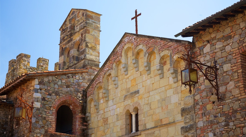 Calistoga which includes heritage elements and a church or cathedral