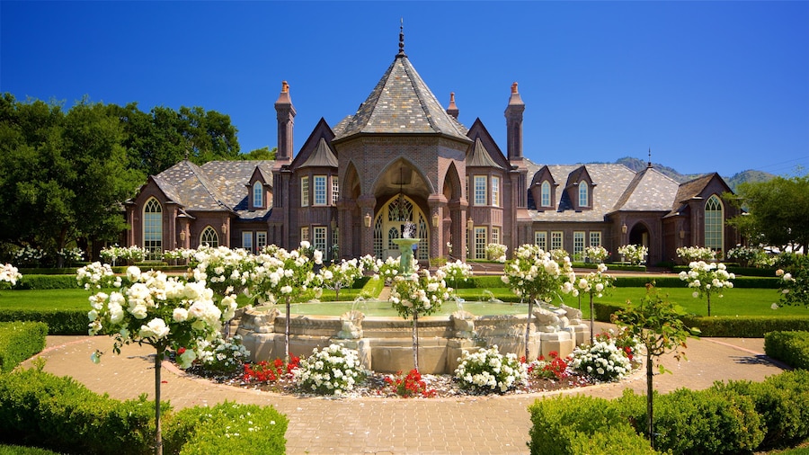 Ledson Winery and Vineyards featuring a fountain, heritage elements and a house