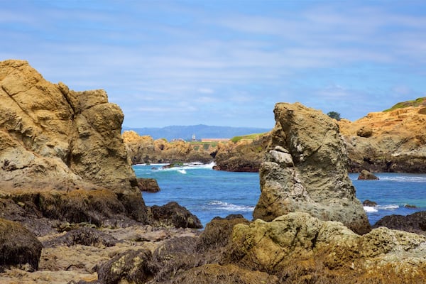 Glass Beach showing rocky coastline