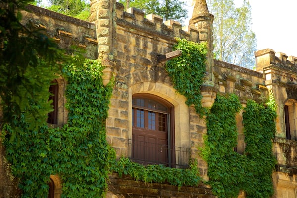 Chateau Montelena Winery which includes heritage elements