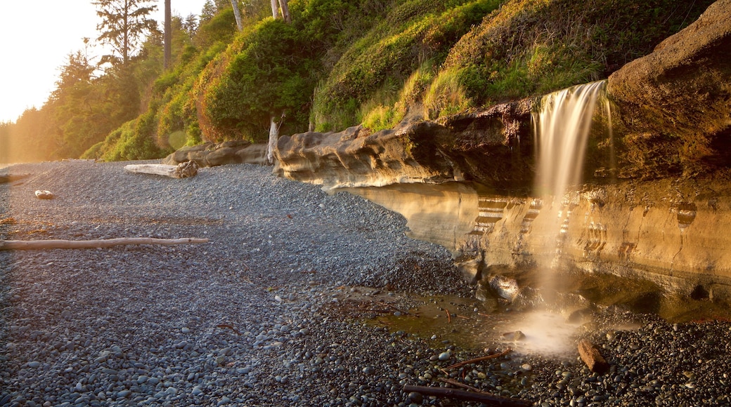 Sooke showing a sunset and a pebble beach