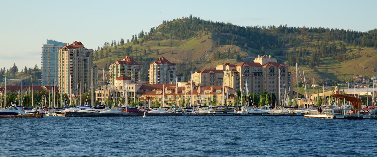 City Park which includes general coastal views, a coastal town and tranquil scenes