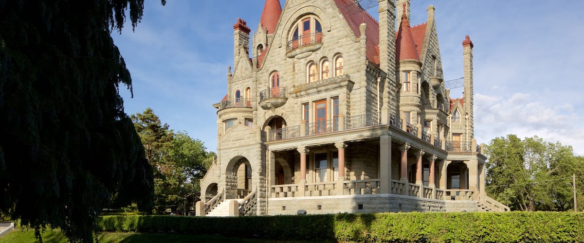 Craigdarroch Castle which includes heritage architecture