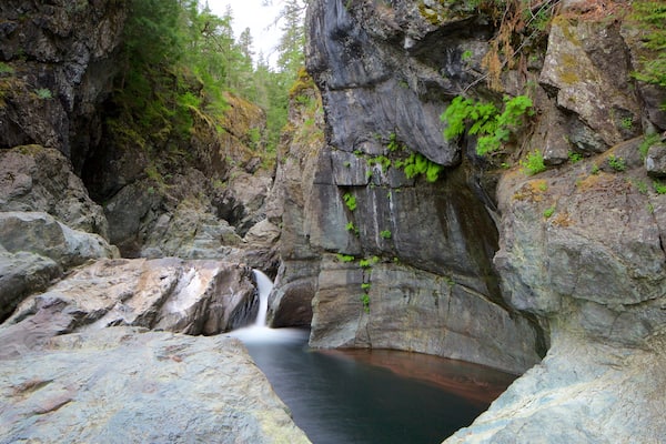Sooke mit einem Fluss oder Bach