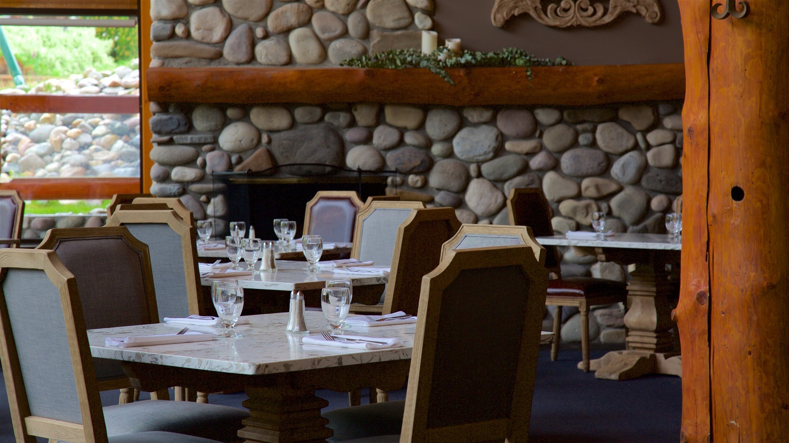 Fernie featuring interior views and dining out