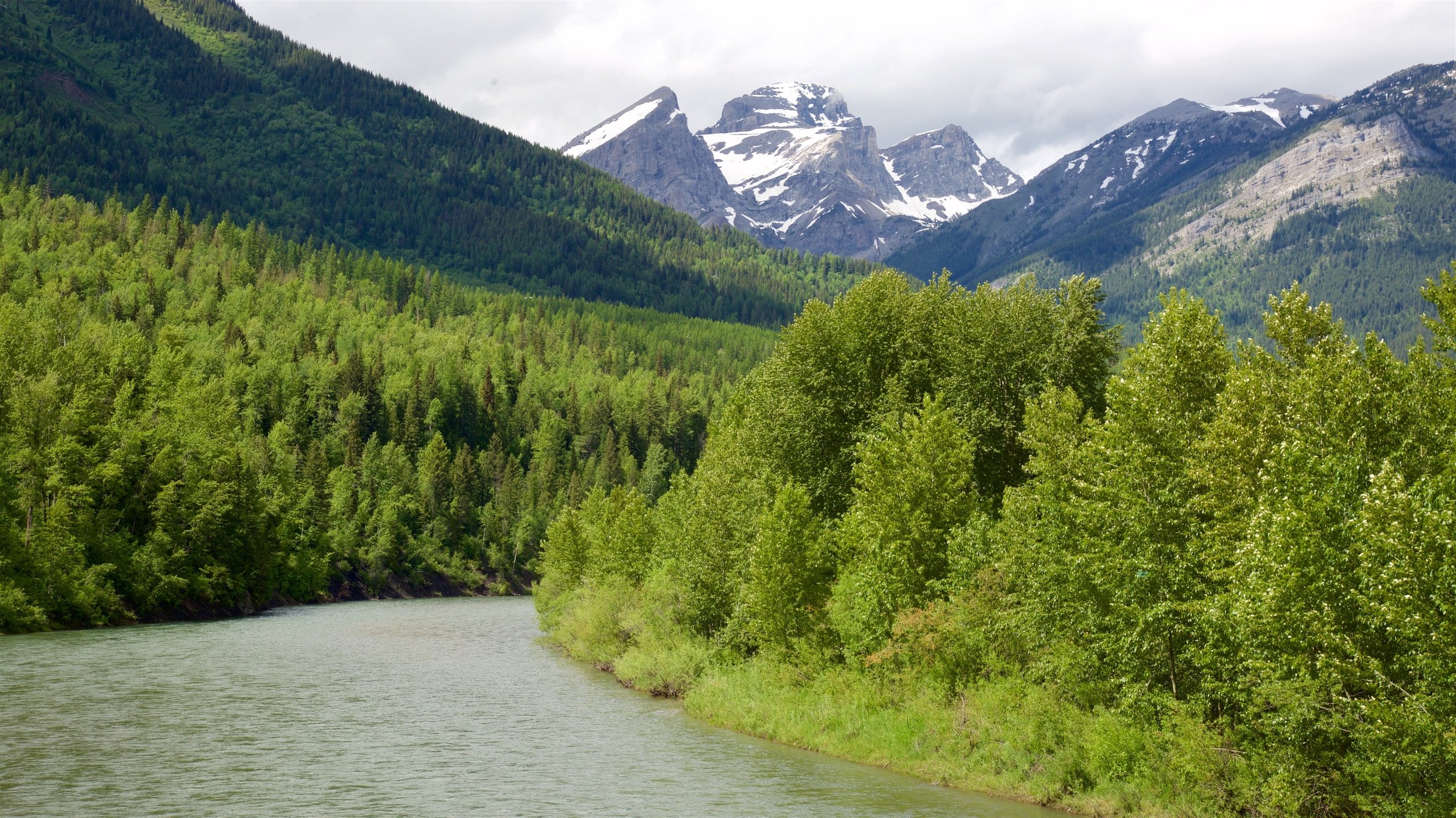 Cranbrook showing mountains and tranquil scenes
