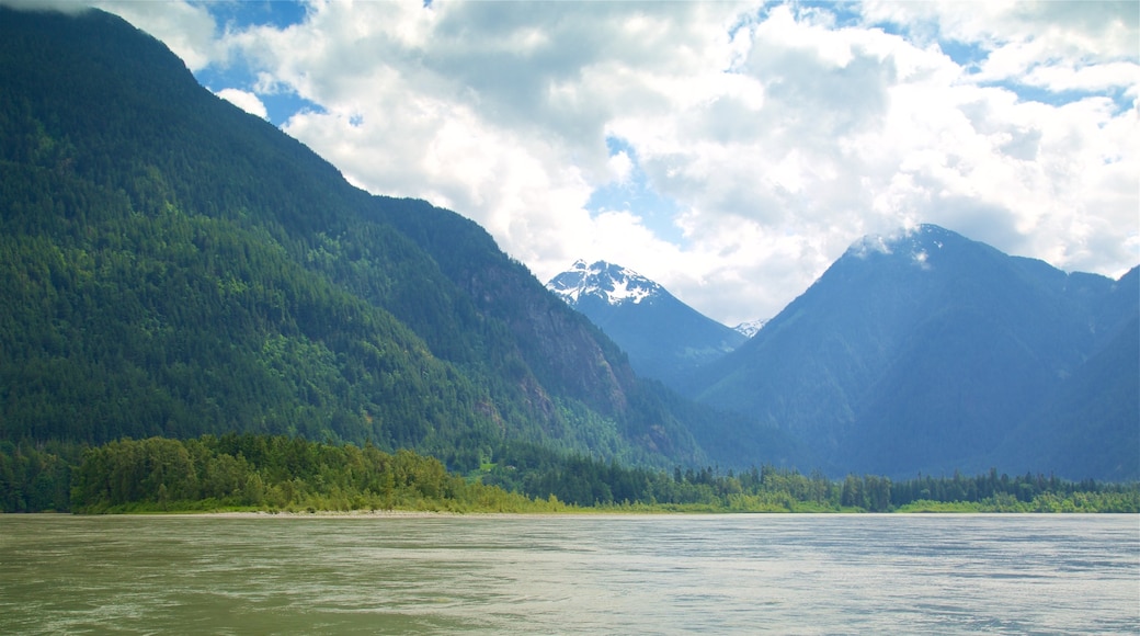 Hope showing tranquil scenes, mountains and a lake or waterhole