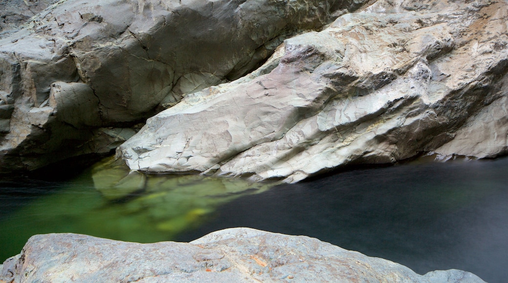 Taman Provinsi Sooke Potholes