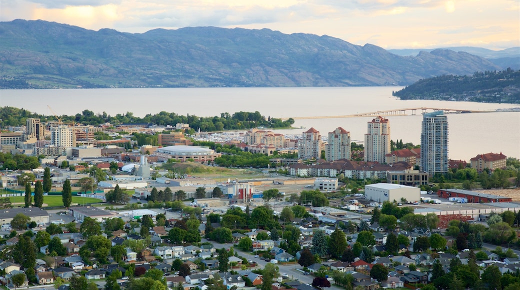 Knox Mountain Park che include città, paesaggi rilassanti e grattacielo