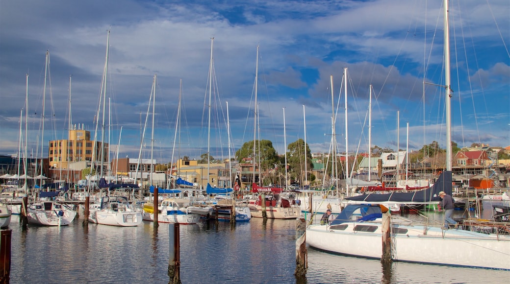 Bellerive which includes a bay or harbour