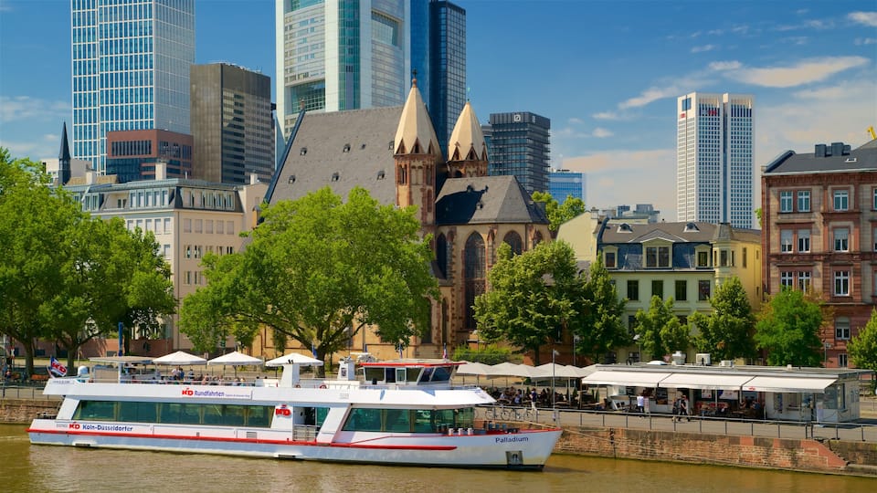 Hessen toont cruises, historisch erfgoed en een stad