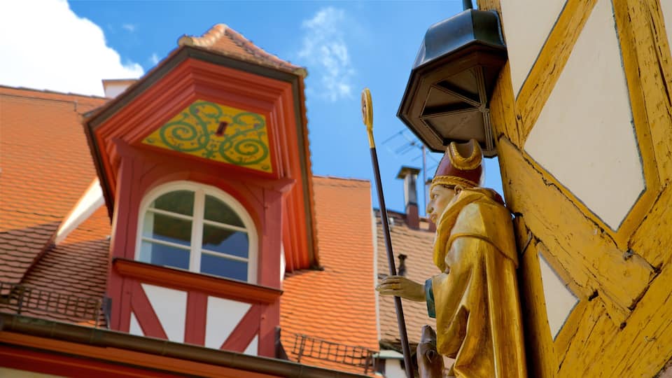 Nuremberg montrant patrimoine historique et statue ou sculpture