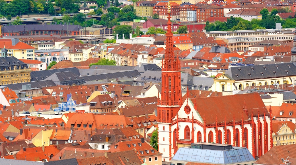 Marienkapelle showing a city and heritage elements