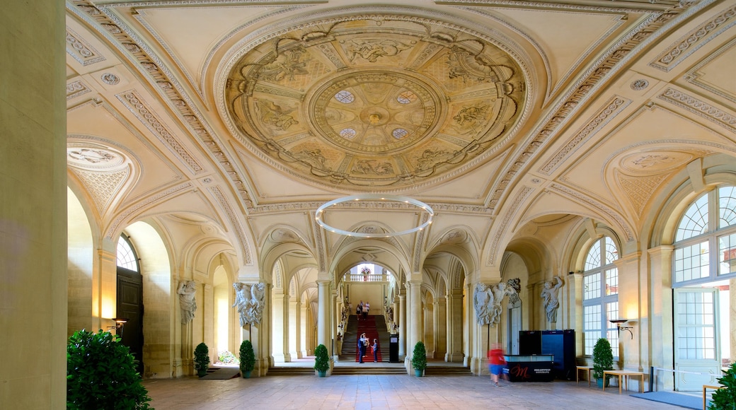 Würzburger Residenz mostrando elementos de patrimônio, vistas internas e arte