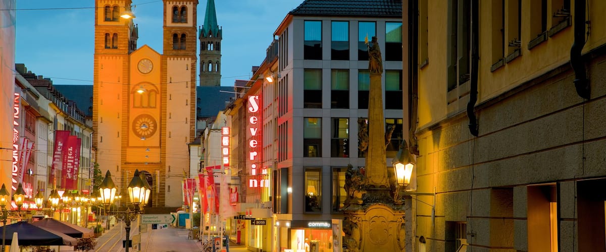 มหาวิหาร Wuerzburg เนื้อเรื่องที่ โบสถ์หรือวิหาร, มรดกทางสถาปัตยกรรม และ วิวกลางคืน