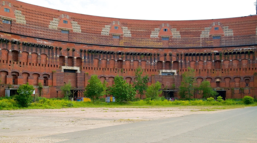 Reichsparteitagsgebäude og byder på historiske bygningsværker