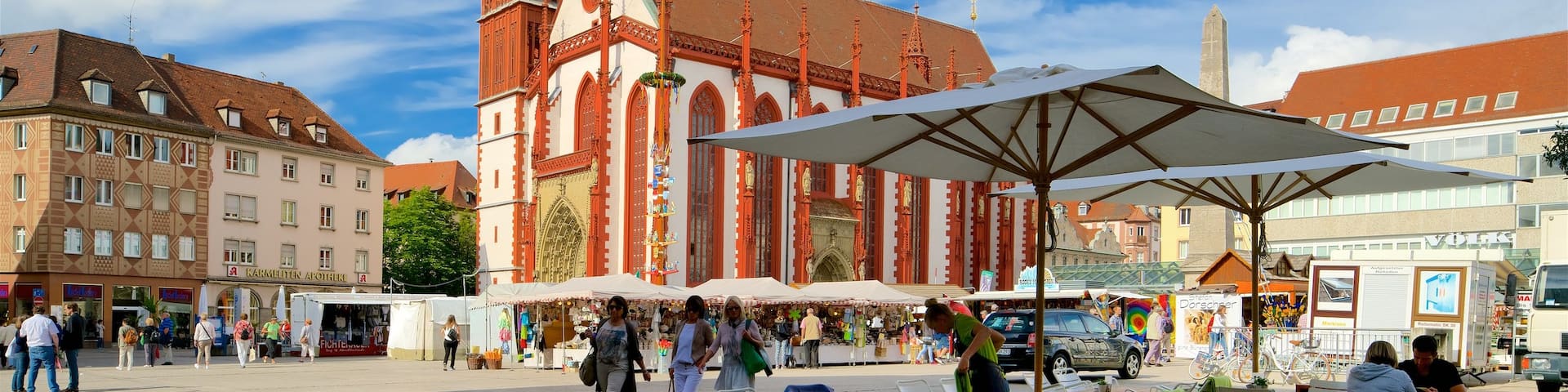 Marienkapelle showing heritage elements, a church or cathedral and a square or plaza