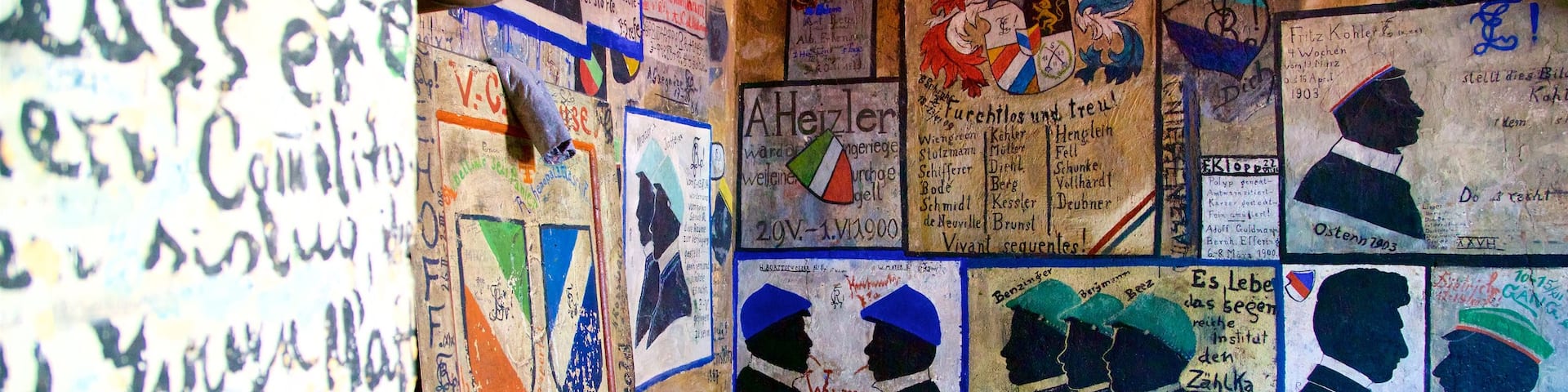 Heidelberg featuring outdoor art and interior views