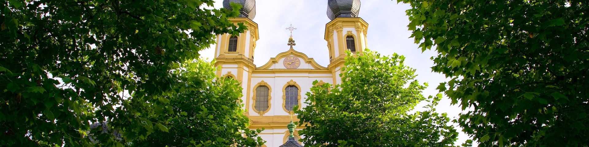 Wuerzburg featuring heritage elements and a church or cathedral