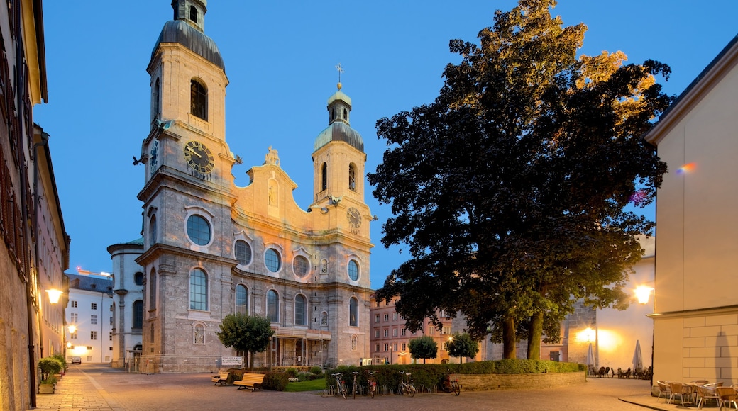 Dom zu St. Jakob das einen bei Nacht, historische Architektur und Kirche oder Kathedrale