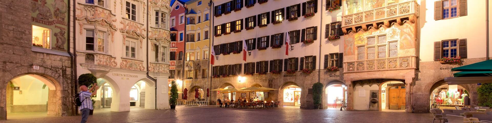 Golden Roof showing heritage elements and night scenes
