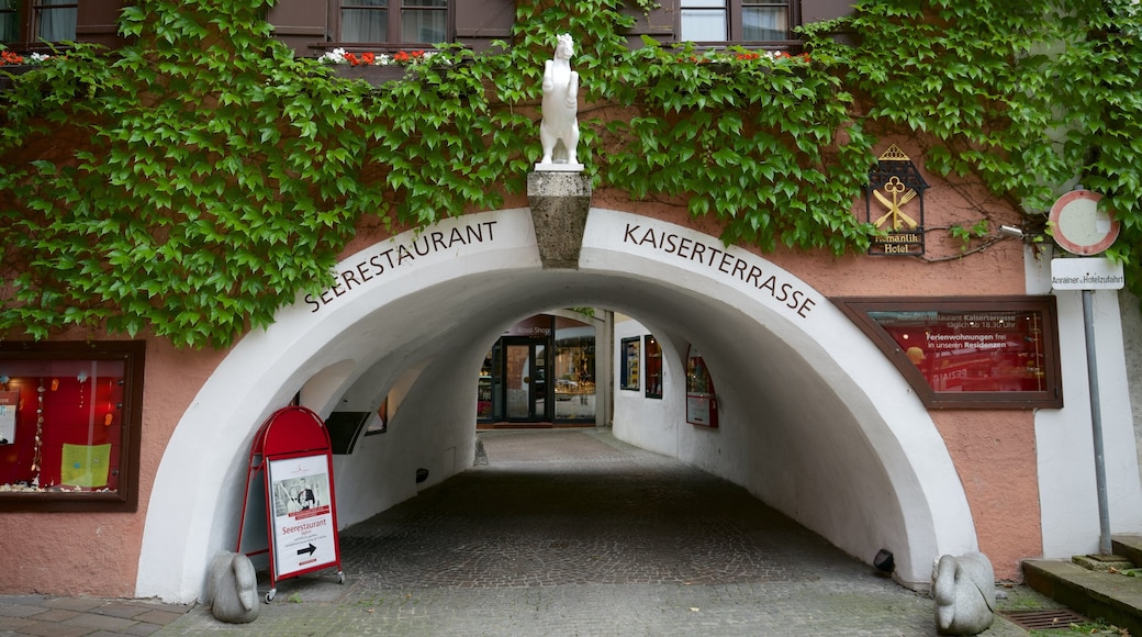 Sankt Wolfgang im Salzkammergut which includes heritage elements