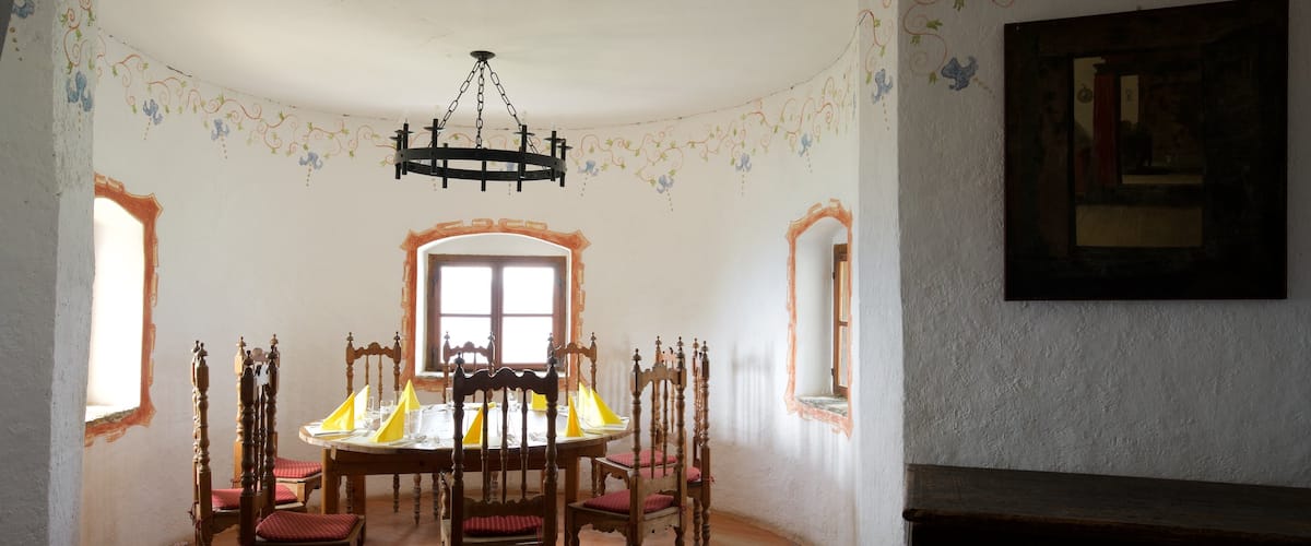 Hochosterwitz Castle showing interior views and heritage elements