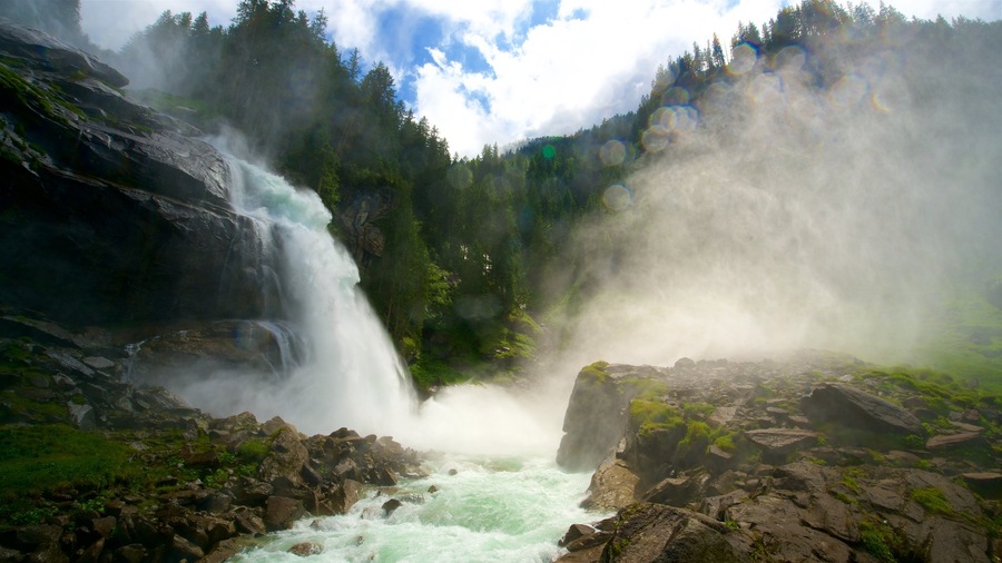 Krimmler Waterfalls showing rapids and a waterfall