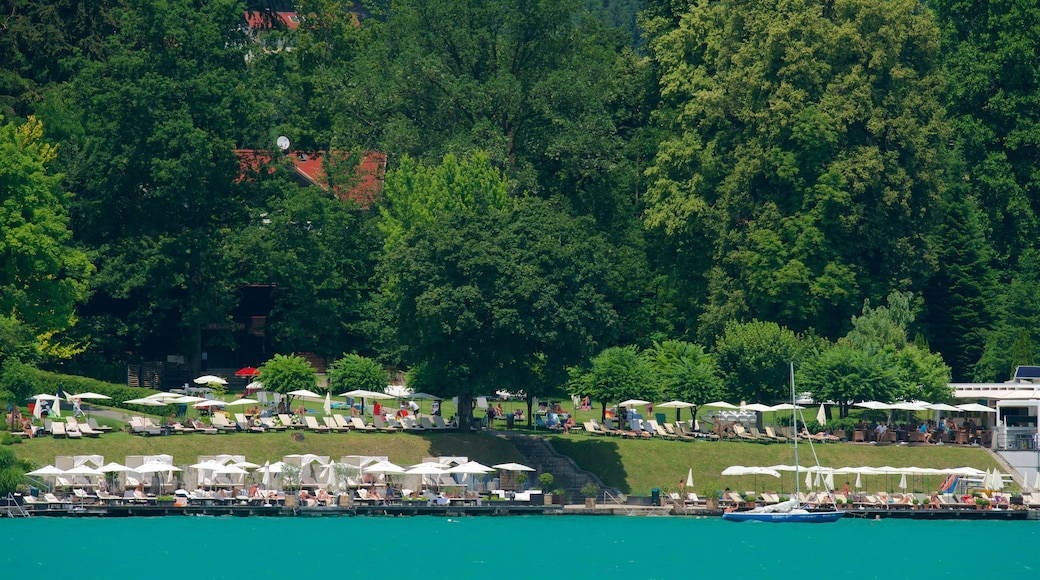 Velden am Wörthersee mit einem Garten und Bucht oder Hafen