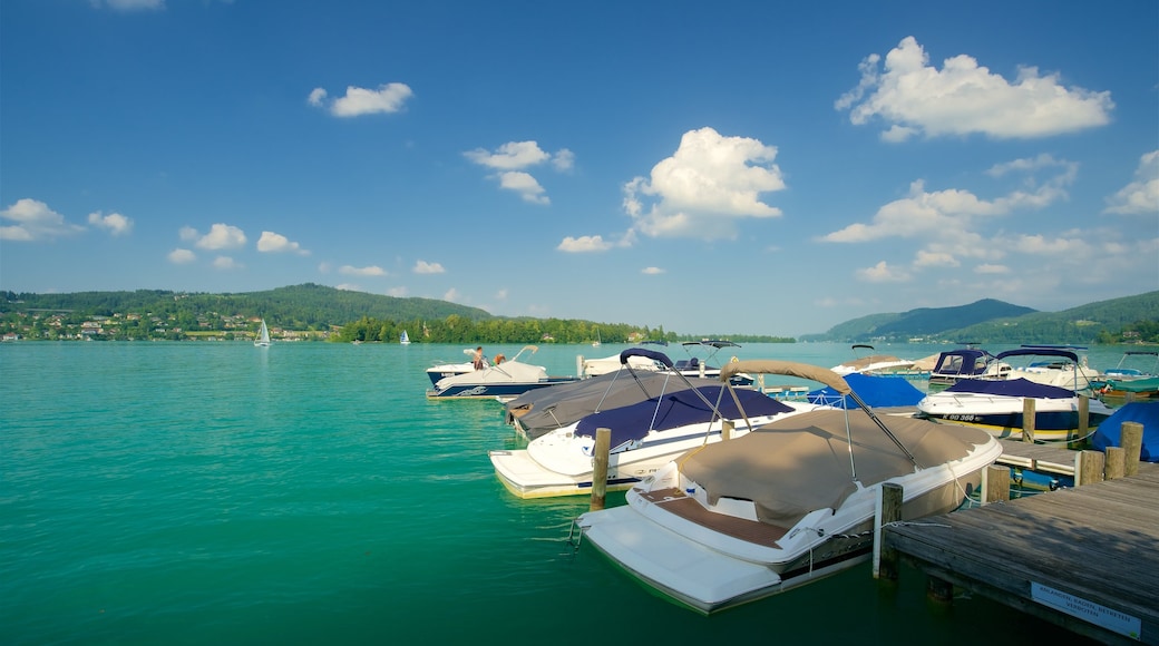 Maria Wörth bevat een baai of haven