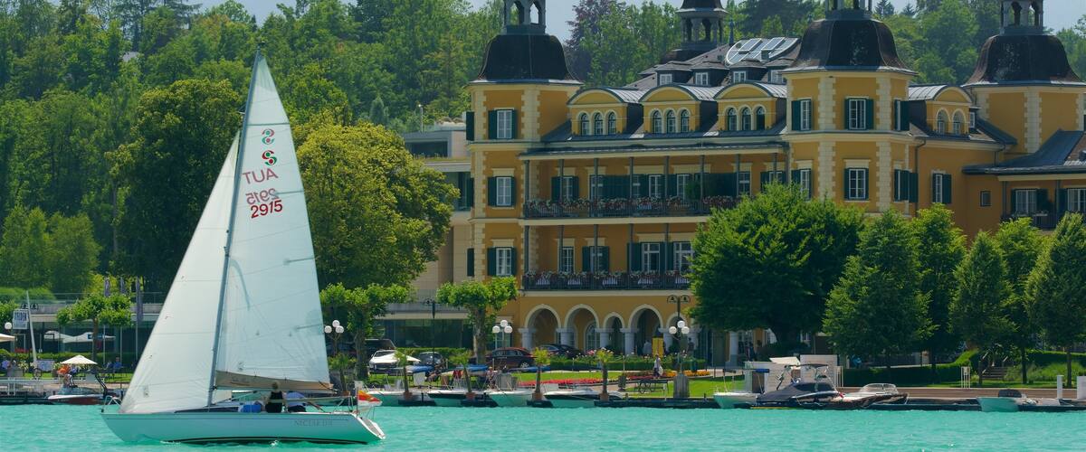 Velden am Wörthersee mit einem Geschichtliches, See oder Wasserstelle und Bootfahren