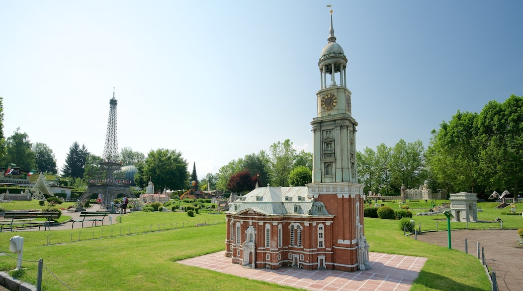 Minimundus featuring a park and outdoor art