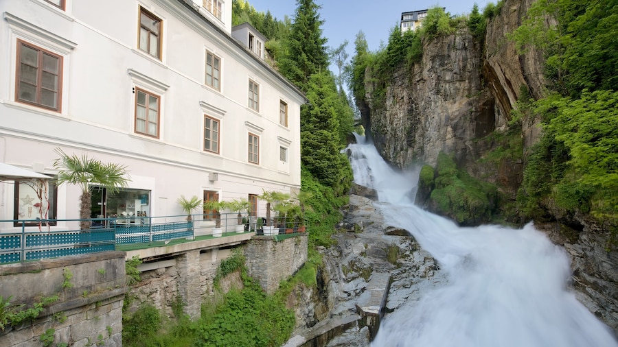 Bad Gastein which includes heritage elements, rapids and a waterfall