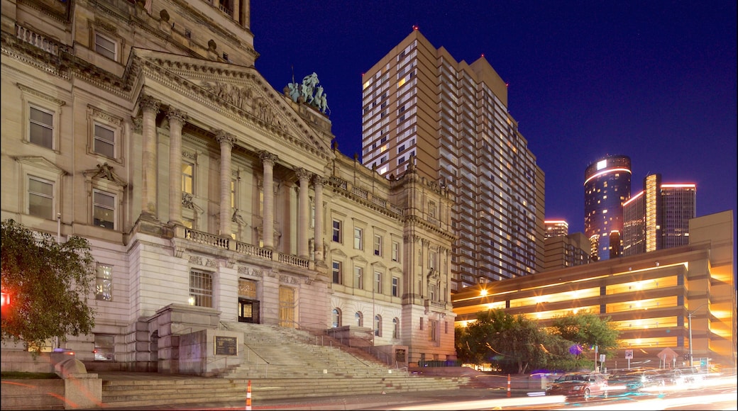 Detroit inclusief een stad, nachtleven en historische architectuur