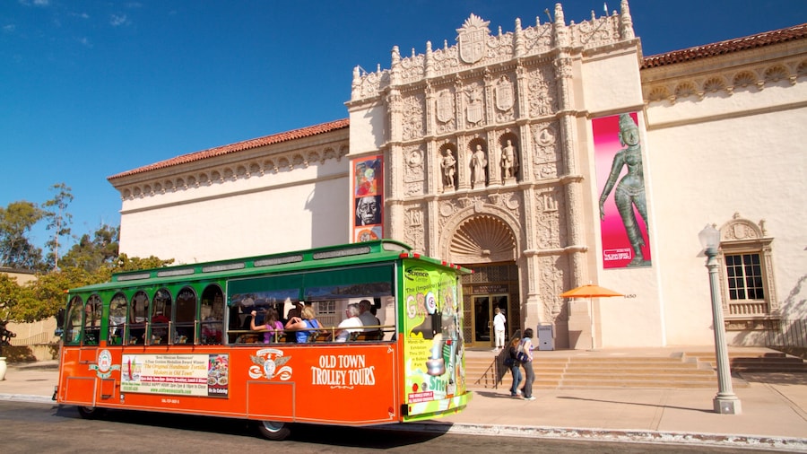 San Diego Museum of Art mostrando strade, città e arte