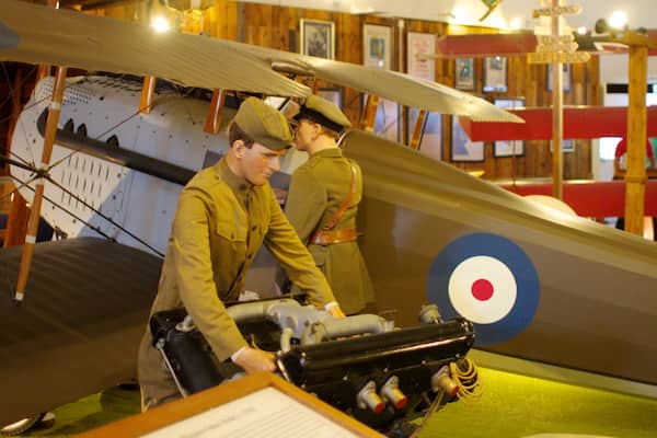 San Diego Air and Space Museum das einen Militärisches, Innenansichten und Flugzeug