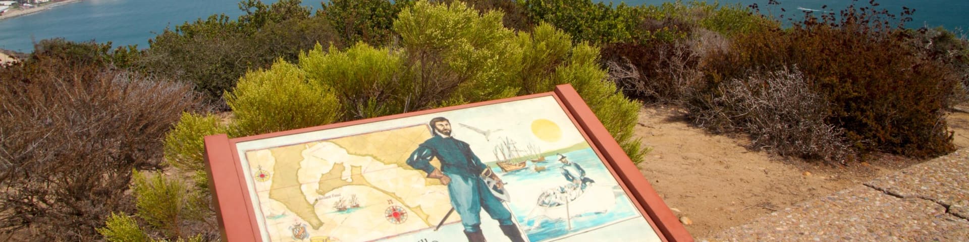 Cabrillo National Monument showing landscape views, general coastal views and a monument