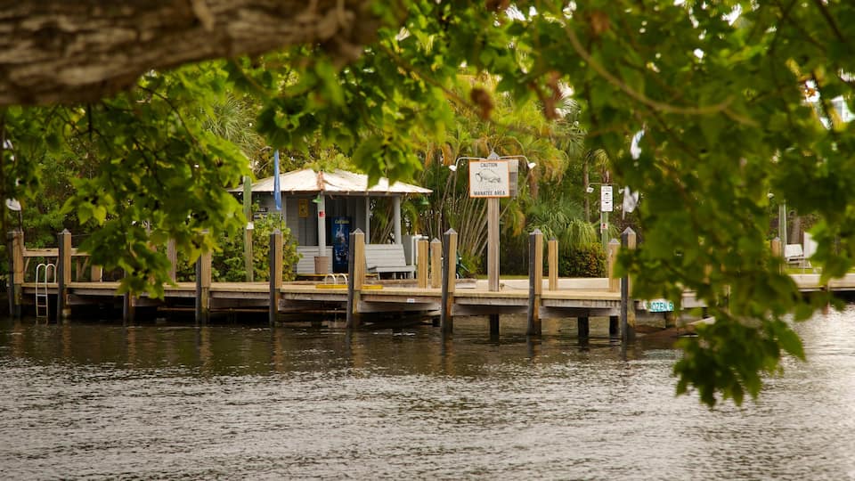 Fort Lauderdale que incluye un río o arroyo