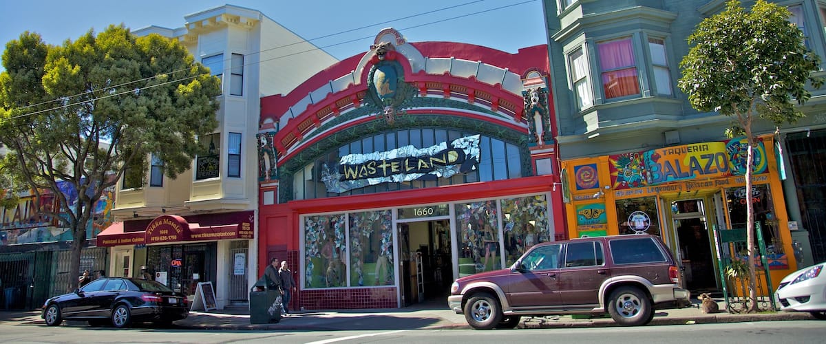 Haight-Ashbury featuring a city