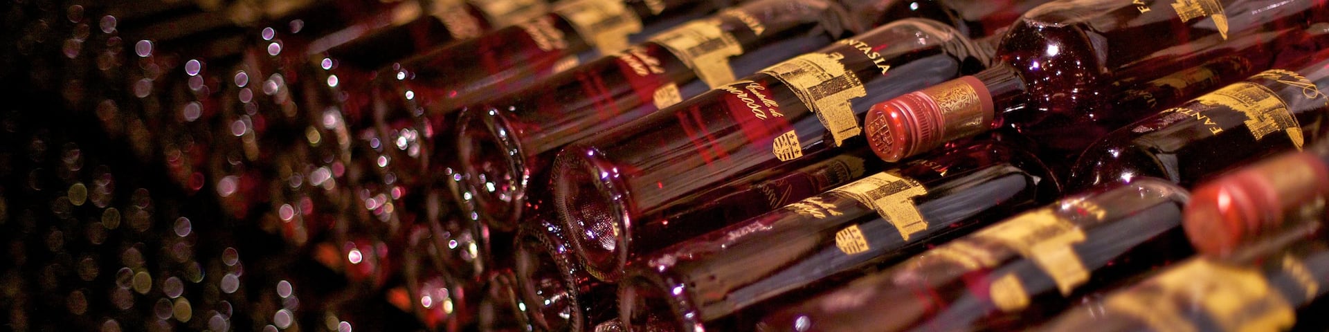 Napa Valley which includes drinks or beverages and interior views