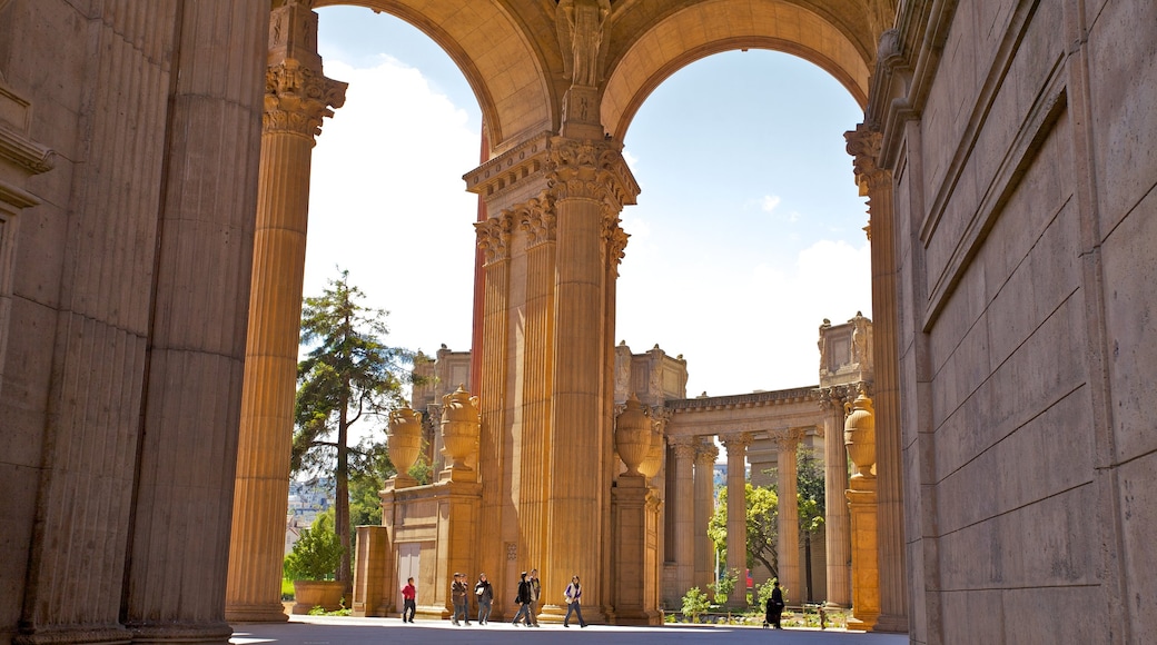 Palace of Fine Arts showing chateau or palace