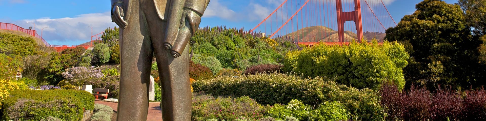 Militärstützpunkt Presidio das einen Landschaften, Statue oder Skulptur und Monument