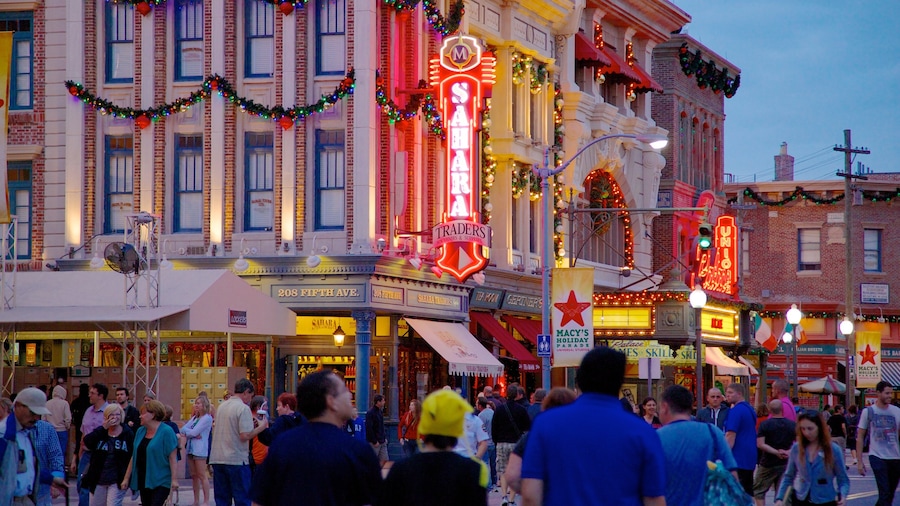 Universal Studios Florida® mostrando paseos, una ciudad y escenas nocturnas