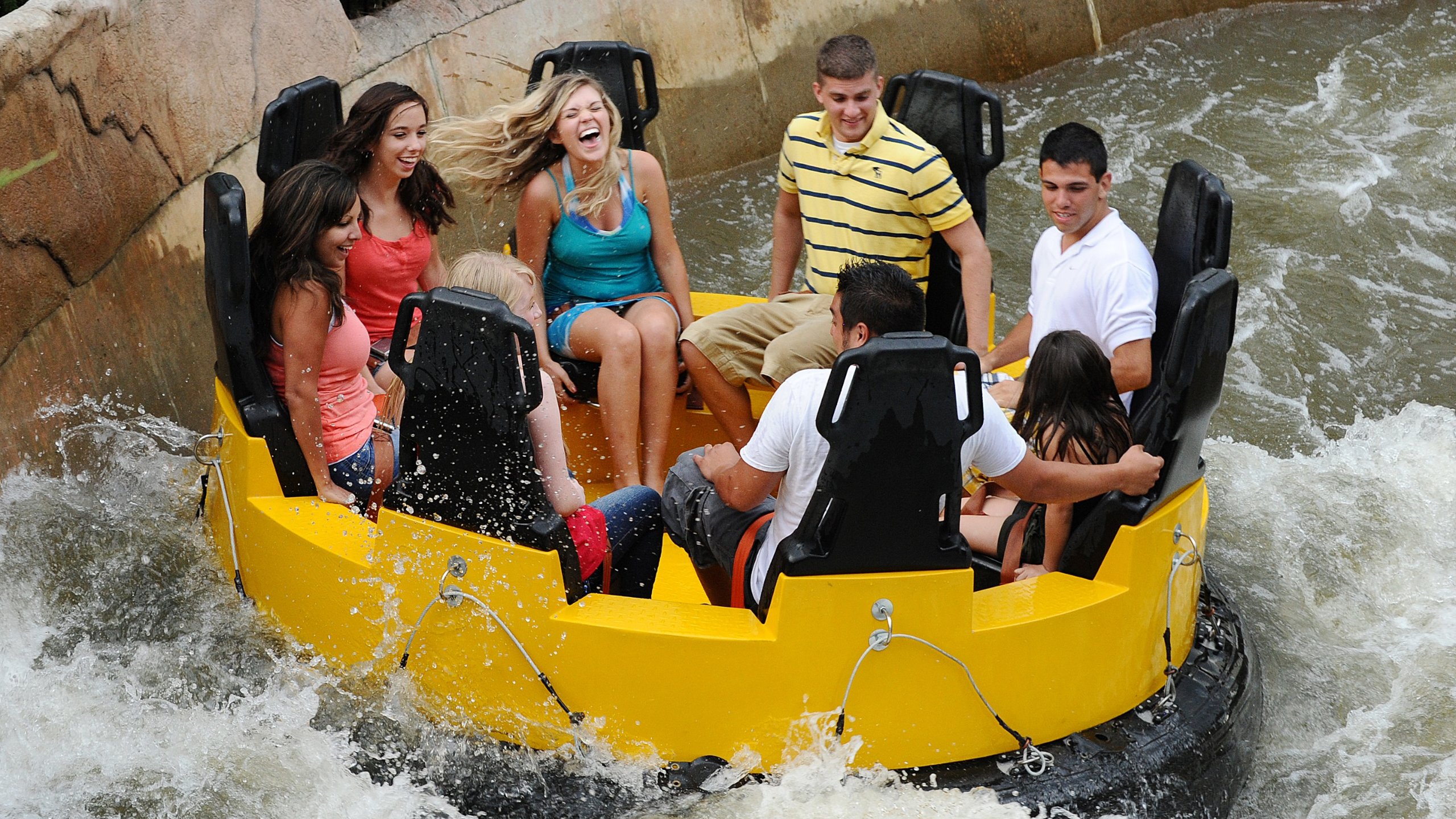 Elitch Gardens Theme Park featuring a waterpark and rides