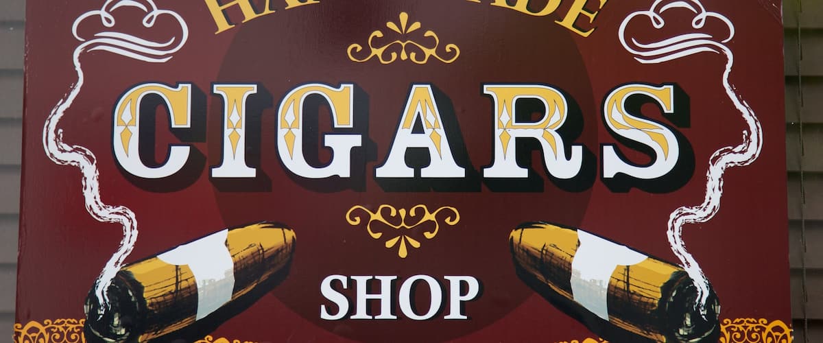 Little Havana which includes shopping and signage