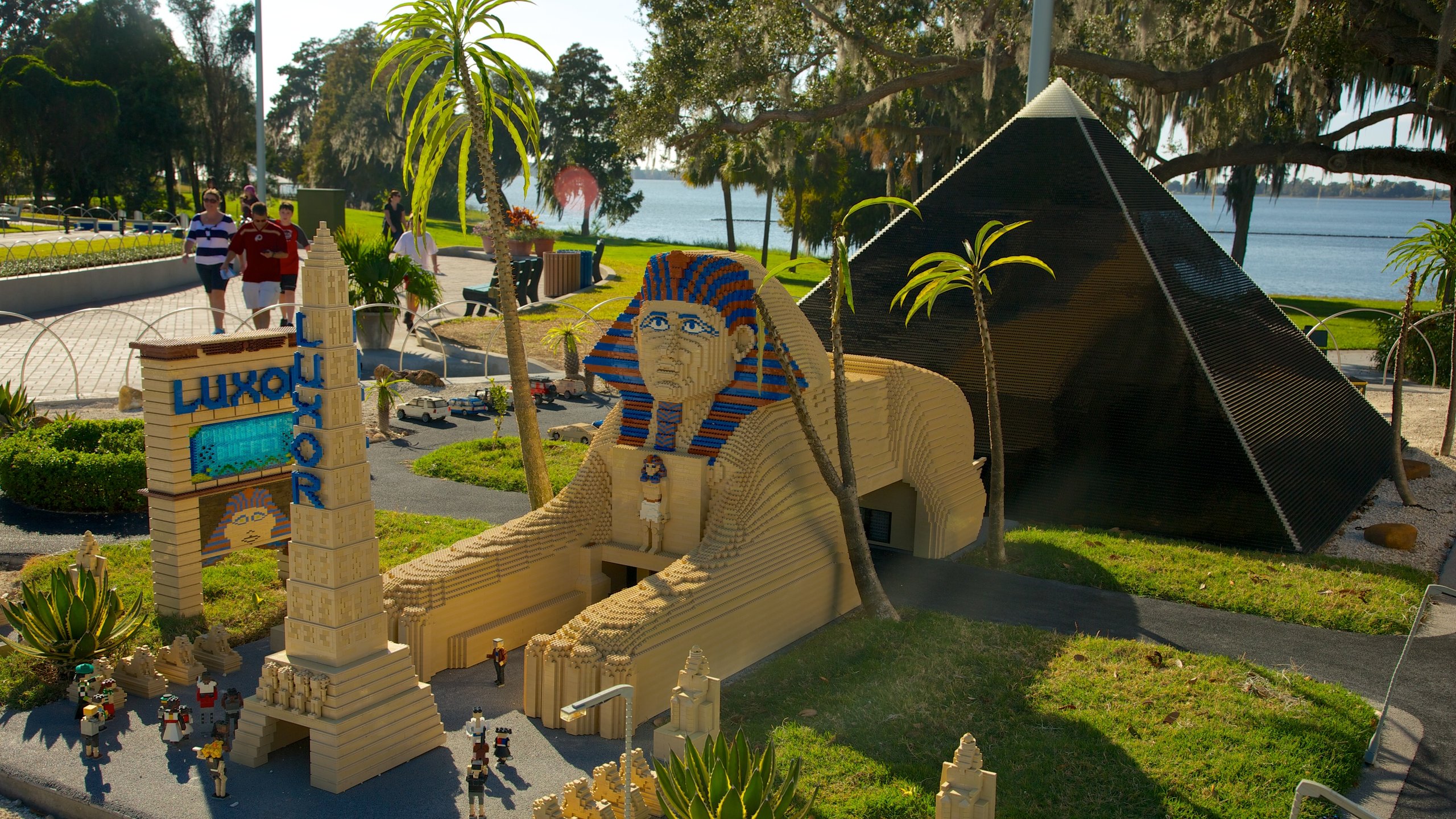 Winter Haven featuring rides and a statue or sculpture