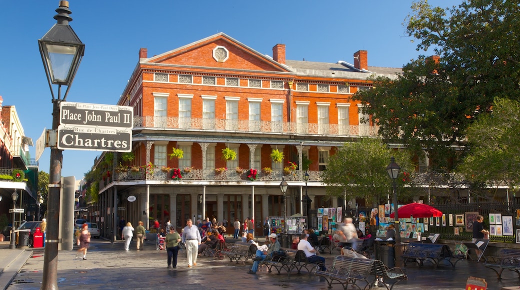 French Quarter ofreciendo una ciudad, patrimonio de arquitectura y escenas urbanas