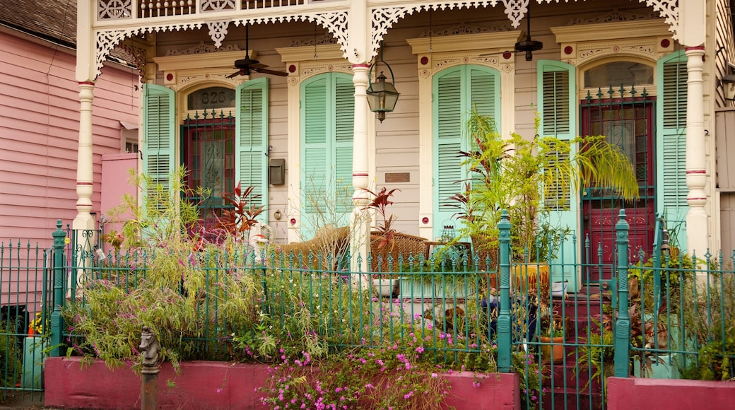 French Quarter which includes a house and heritage architecture